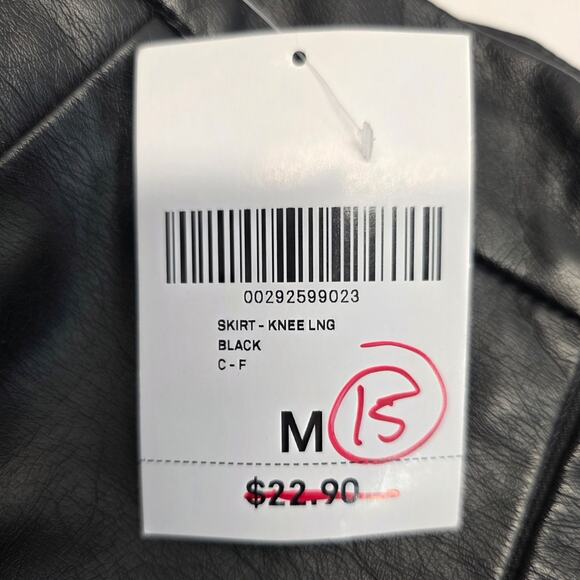 NEW Forever 21 Black Faux Leather Raw Hem Knee Length A-Line Skirt, Size Medium - Picture 8 of 12